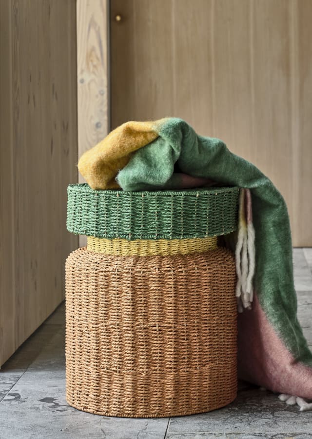 Villa Collection Denmark rattan chair and plaid in green and yellow